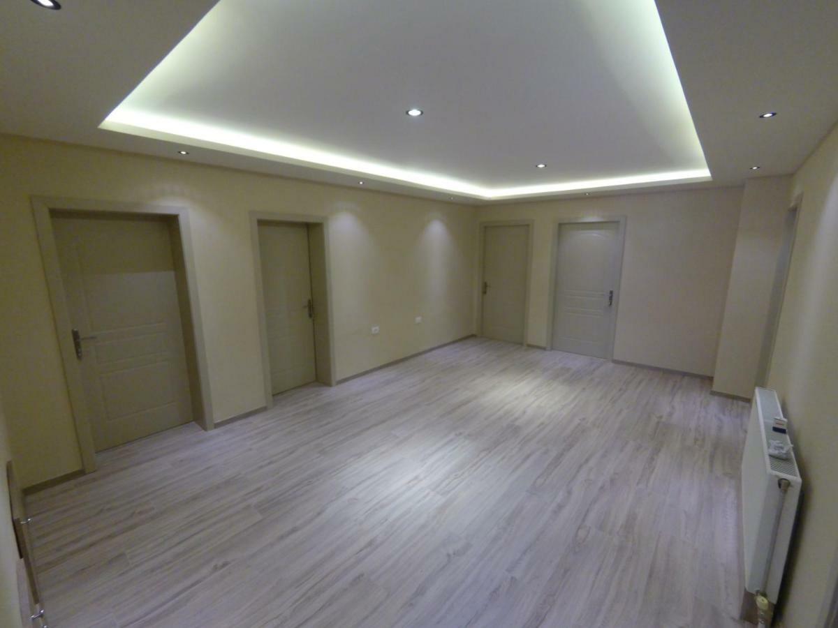 Hotel Vila Nino Berat Esterno foto