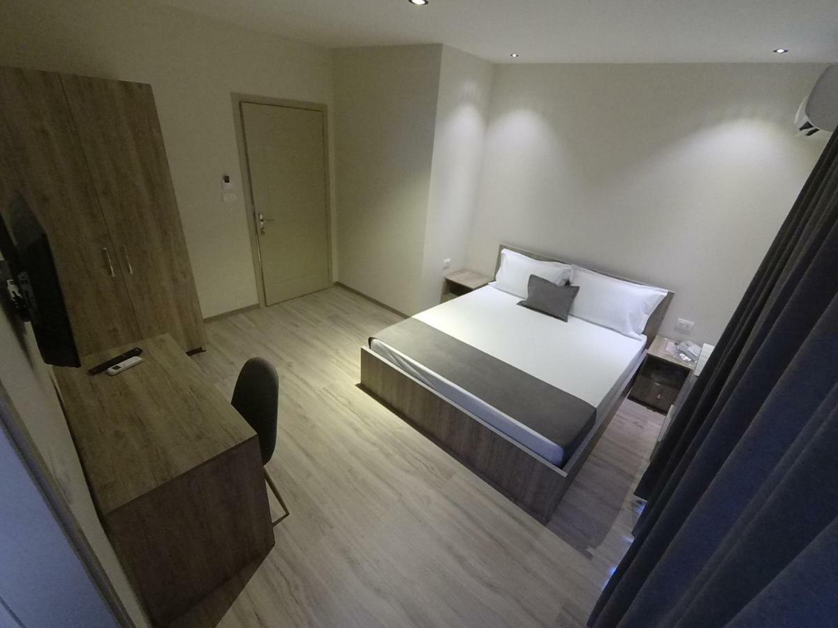 Hotel Vila Nino Berat Esterno foto