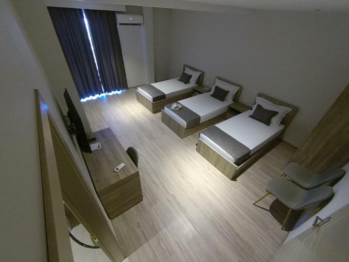 Hotel Vila Nino Berat Esterno foto