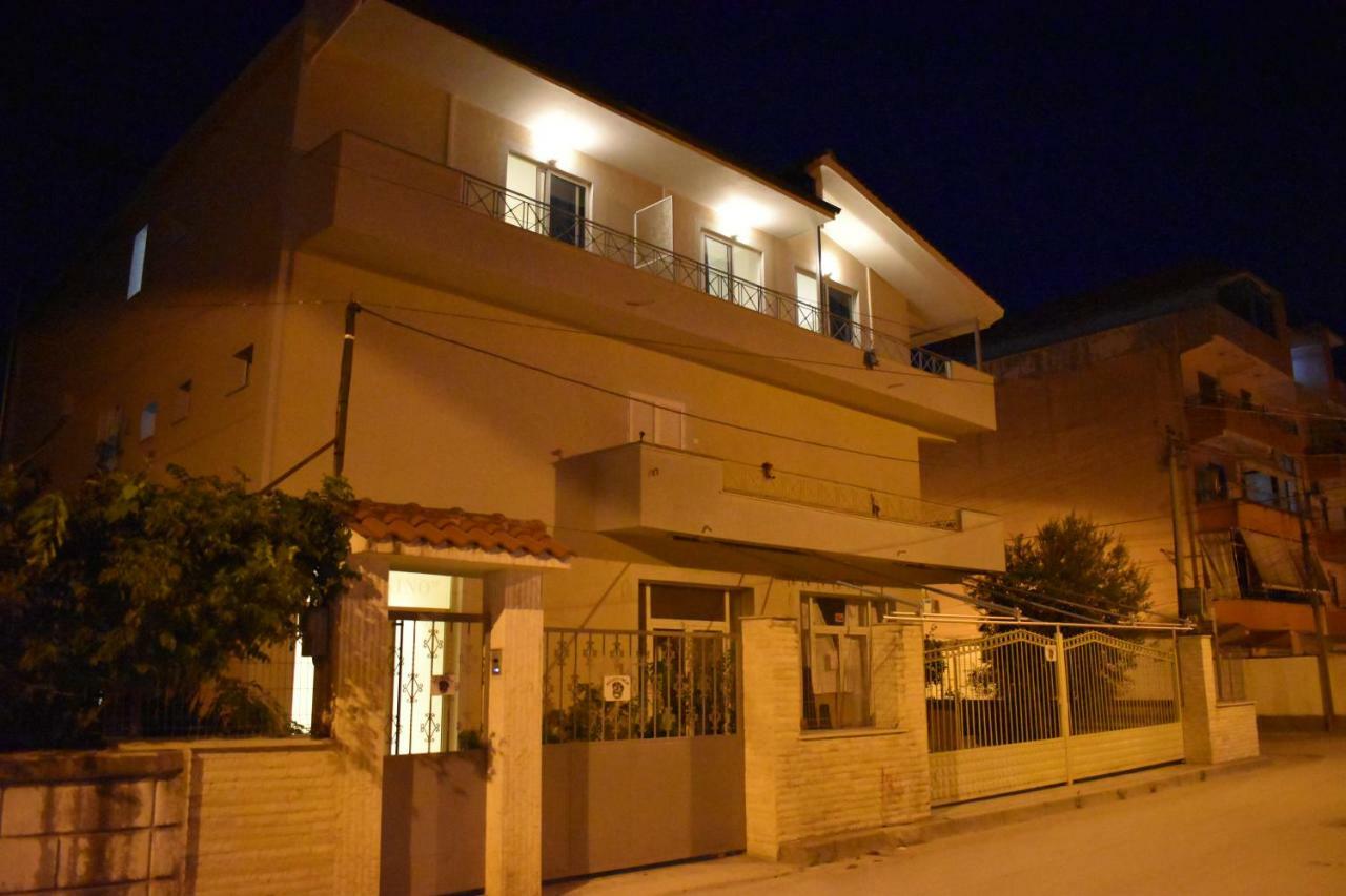 Hotel Vila Nino Berat Esterno foto